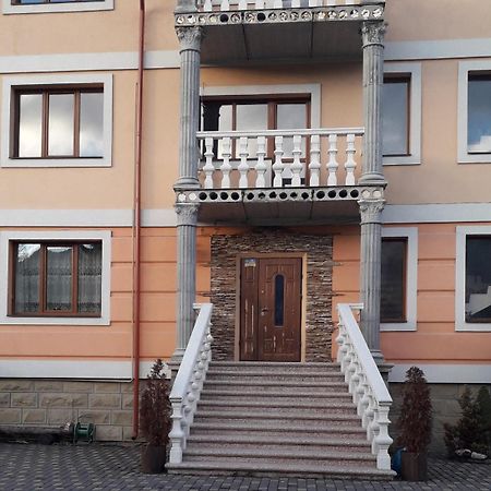Затишний Дім Yaremche Exterior foto